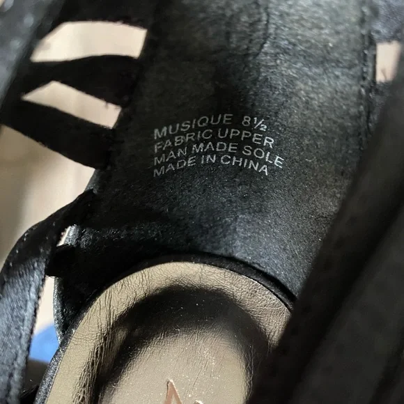 black Heels with satin straps size 8 1/2 new - Picture 6 of 6